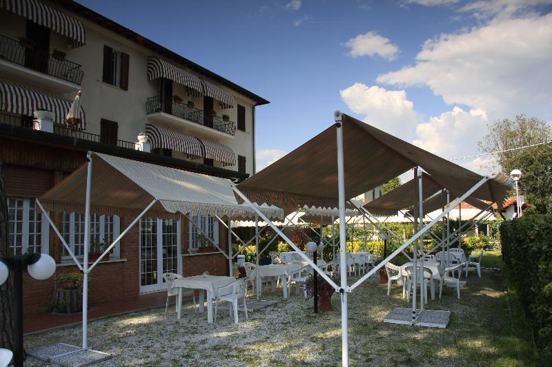 Hotel La Pineta Al Mare Forte dei Marmi Extérieur photo
