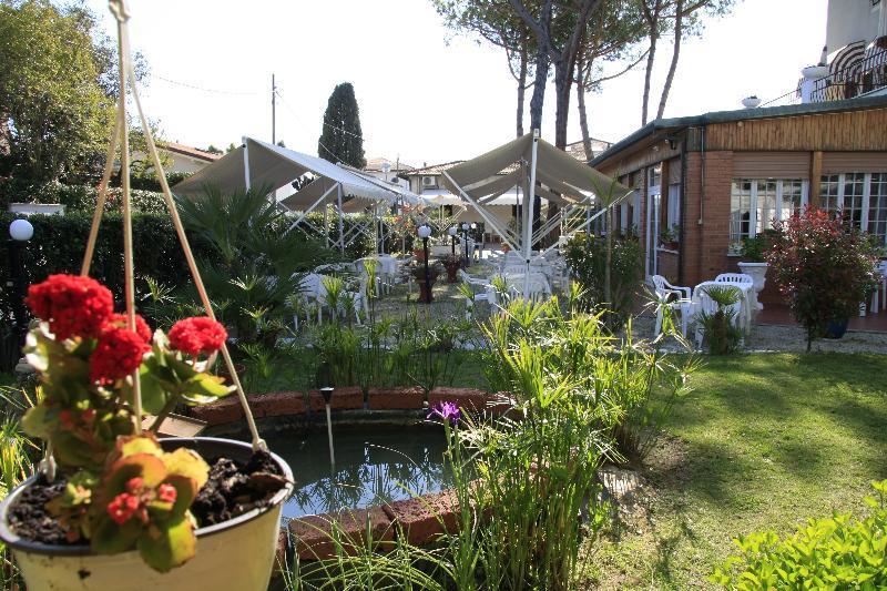 Hotel La Pineta Al Mare Forte dei Marmi Extérieur photo