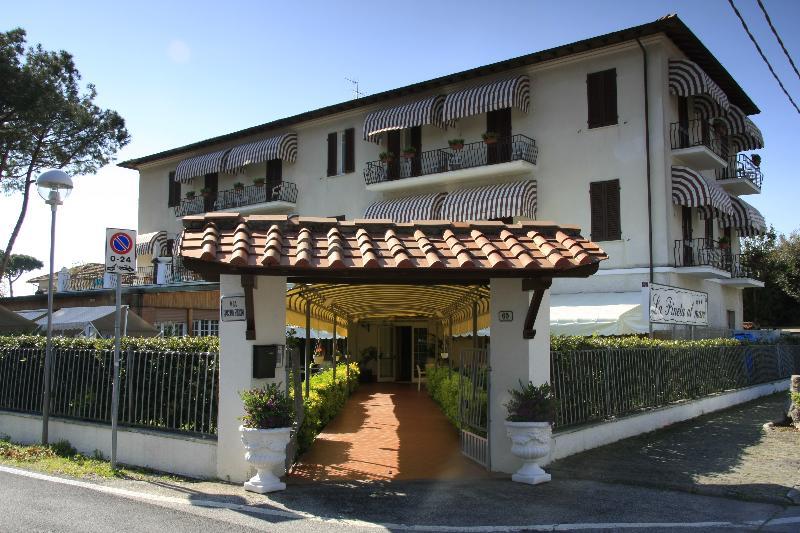 Hotel La Pineta Al Mare Forte dei Marmi Extérieur photo